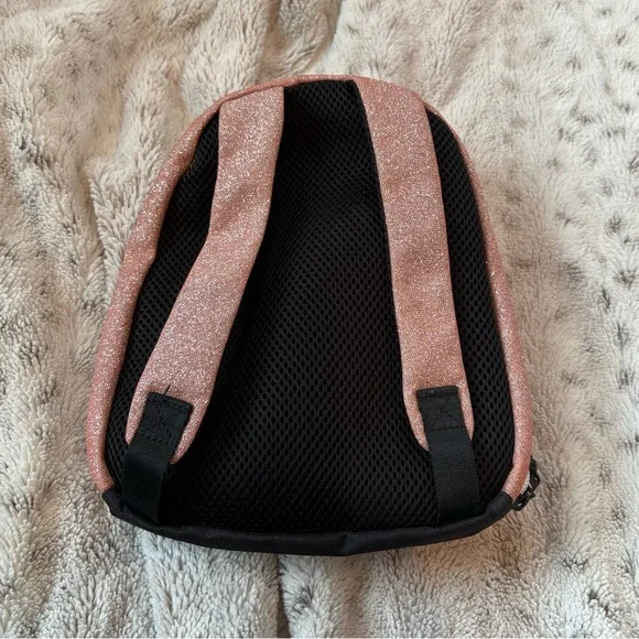 Rebel Athletic makeup bag - Picture 3 of 12